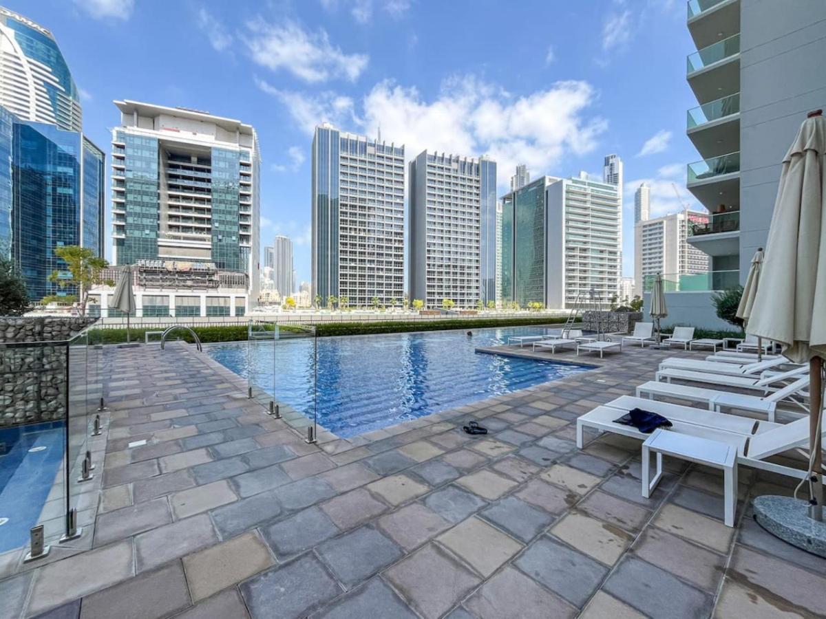 Apartment 1 Bedroom Business Bay Bliss With A Canal View Dubai